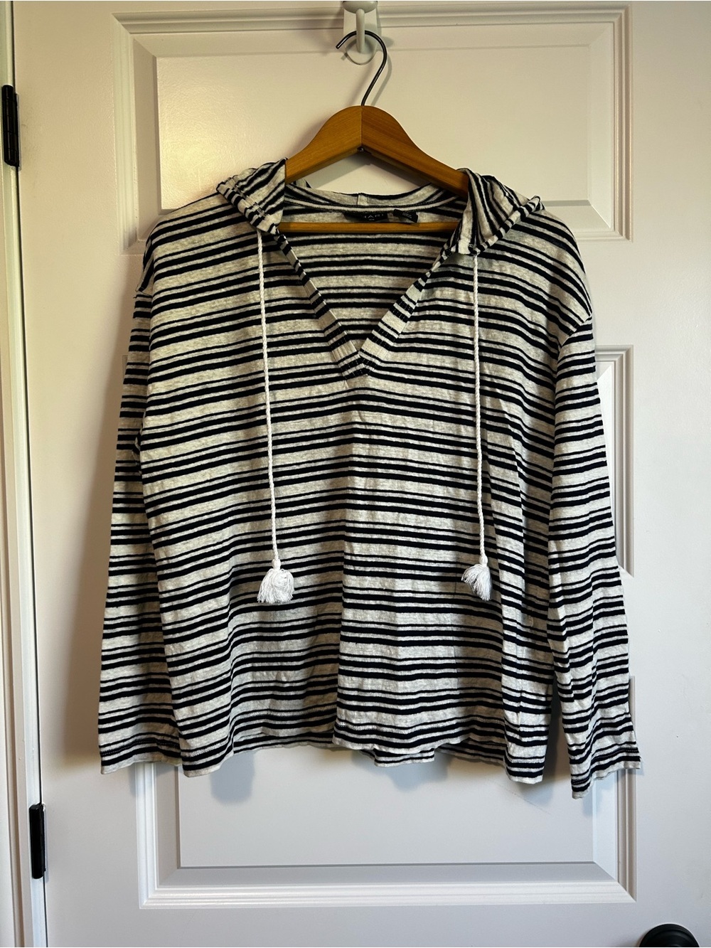 Tahari Navy & White Striped Linen Hooded Top Beach Vacation Flowy